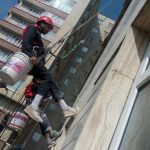 پیچ و رولپلاک نما با طناب و بدون داربست
